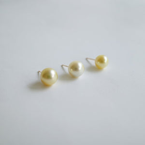Pearl pierce earring / Honey Beige