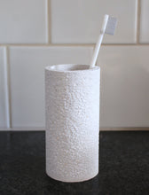 soil / Toothbrush Stand