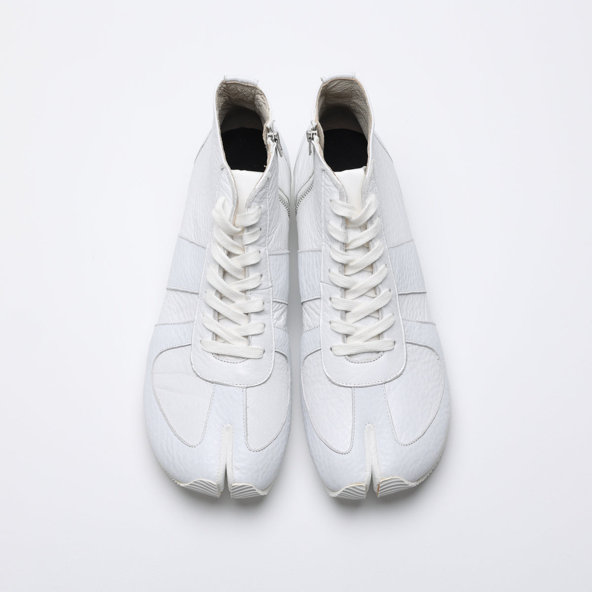 Tabi sneaker / Brace Trainer / white – MONO SHOP