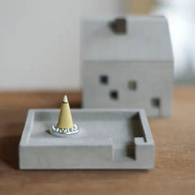 COTTAGE INCENSE POT