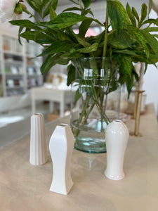 Porcelain Flower Vase / HEISHI