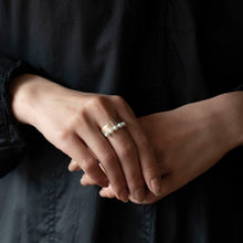 Snug Ring with 5 pearls - Wide - C-191 / Ryui