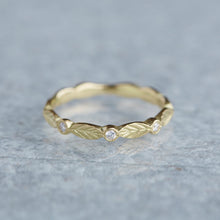 C-208 Bloom ring K18 + diamond