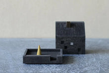 COTTAGE INCENSE POT