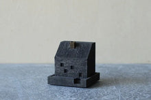 COTTAGE INCENSE POT