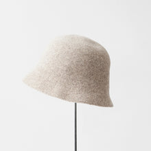 Bell Hat - Undyed Wool / mature ha.