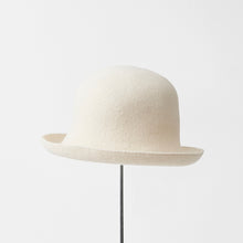 Widen Bell Hat - Undyed wool / mature ha.