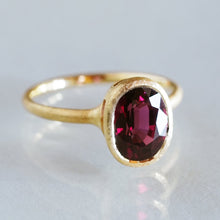 I-1016 Rhodolite garnet ring