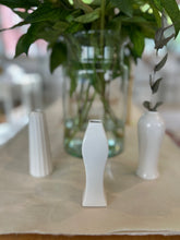 Porcelain Flower Vase / SHIMENTORI