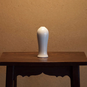 Porcelain Flower Vase / HEISHI