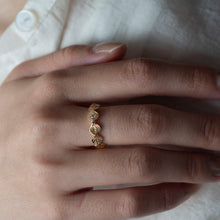 Leaf milgrain ring + brown diamond
