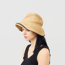 BOXED HAT 11cm brim switch color line edge / M