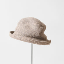 BOXED HAT - Paper Mohair Braid - 7.5cm brim / mature ha.