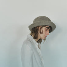 BOXED HAT - Paper Mohair Braid - 7.5cm brim / mature ha.