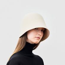 Free Hat Curved Edge / mature ha.