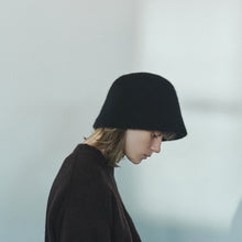 Bell Hat - Brushed Cashmere Lambswool / mature ha.