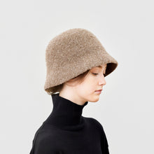 Bell hat dark black merino