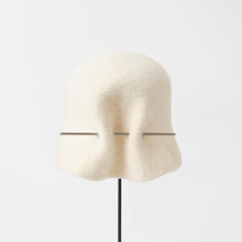 Bell Hat Stainless Steel Stick - Cashmere