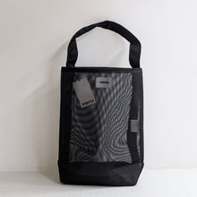 BAGUETTE TOTE MESH - BLACK