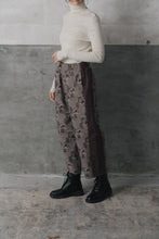 Trousers / Tweedy Flower