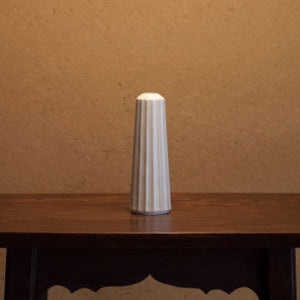 Porcelain Flower Vase / SHINOGI