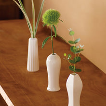 Porcelain Flower Vase / HEISHI