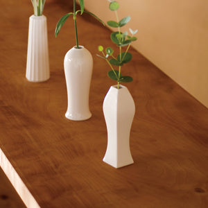 Porcelain Flower Vase / SHIMENTORI