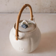Kigata Dobin Blue Nanten Set (Teapot with two cups)