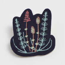 Embroidered Flower Brooch / "Tsukushi" (Horsetail)