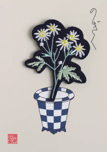 Embroidered Flower Brooch / "Nogiku" (Wild Chrysanthemum)