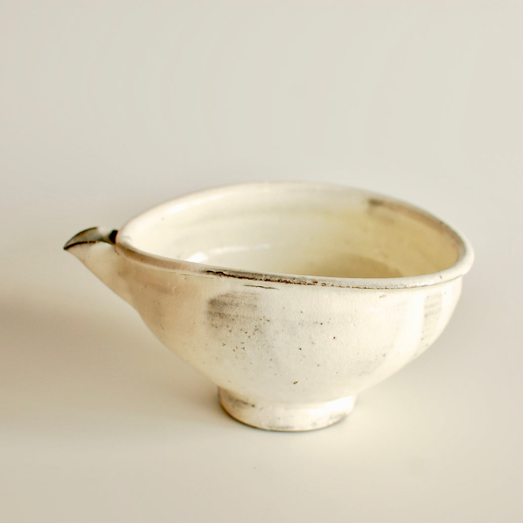Nobuhiko Oyama - Kohiki katakuchi bowl (spouted bowl)